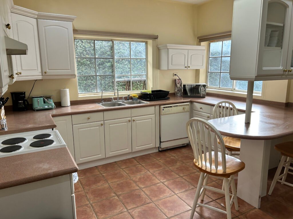 Kitchen area airbnb Comayagua , short term rental Comayagua